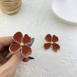 گوشواره زنانه مدل گل میناکاری کد E6229