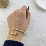 دستبند زنانه بنگل مدل میخی کد B5405