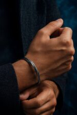 دستبند بنگل مردانه مدل منهتن کد Men0025