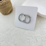 گل سینه زنانه مدل دیور G4145