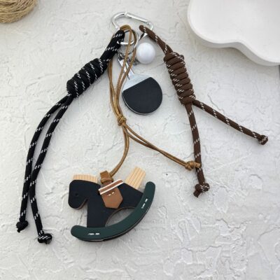 آویز کیف چارم بگ سگ چوبی کد J4116