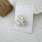 گل سینه زنانه مدل خرگوش کد G4092