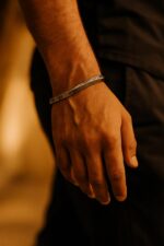 دستبند بنگل مردانه میخی کد Men0038
