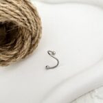پیرسینگ گوش زنانه مدل پیچی کد p4791