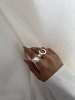انگشتر مینیمال مروارید باروک و نعل کد R1038
