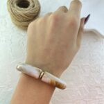 دستبند زنانه بنگل مدل رزین کد B5377