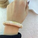 دستبند زنانه بنگل مدل رزین کد B5370