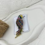 گل سینه زنانه مدل طوطی کد G4007