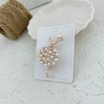 گل سینه زنانه مدل دختر بالرین کد G4116