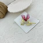 گل سینه زنانه مدل فرشته کد G4111