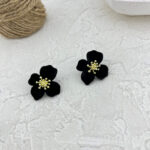 گوشواره زنانه مخملی مدل گل کد E6062