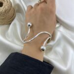 دستبند زنانه بنگل مینیمال مدل توپی کد B5500